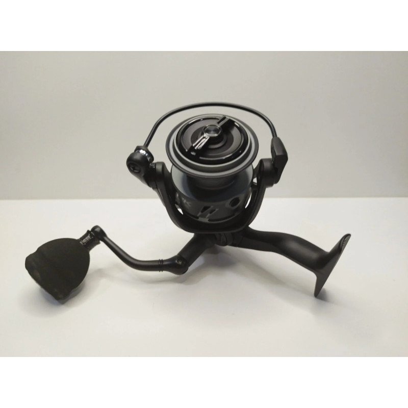 Carrete Tubertini Dark 6000 – Potencia y ligereza